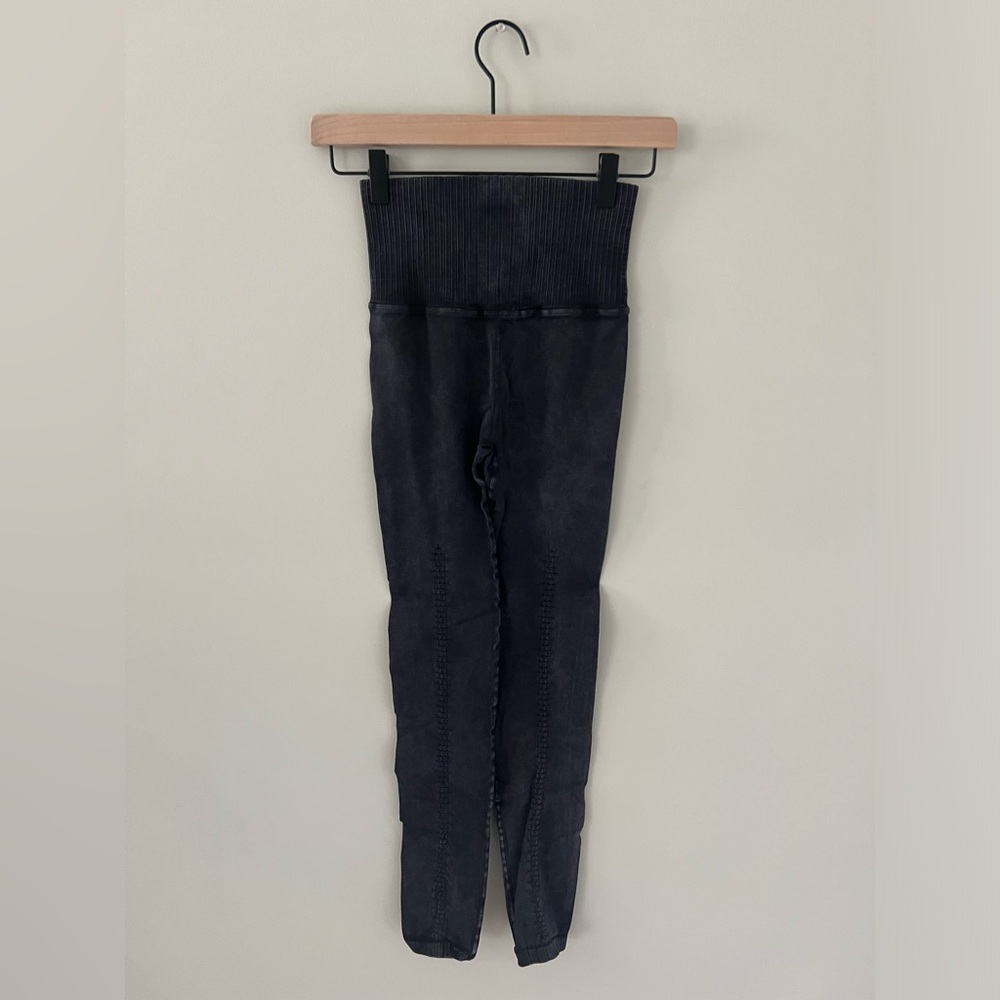 NWOT FP Movement High-Rise 7/8 Length Good Karma Leggings in Faded Black - Picture 5 of 6